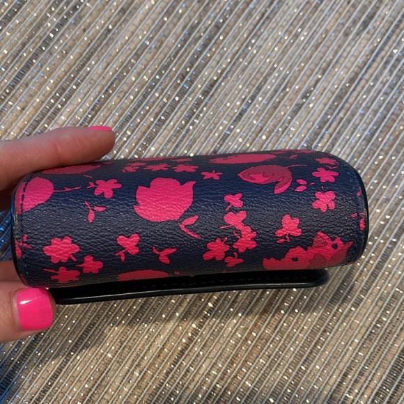 ❤️Sold❤️ Navy Blue and Pink Floral Wallet ❤️ - Picture 5 of 8